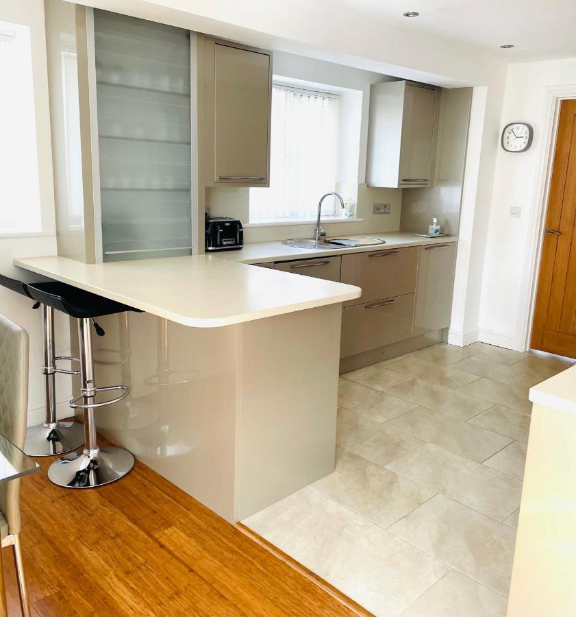 Sunny Corner, Padstow. Spacious 3 Bedrooms, 2.5 Bathrooms, Parking, Garden. 外观 照片